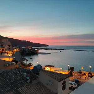La Casa Blu Sul Mare - The Blue House By The Sea Casa vacanze